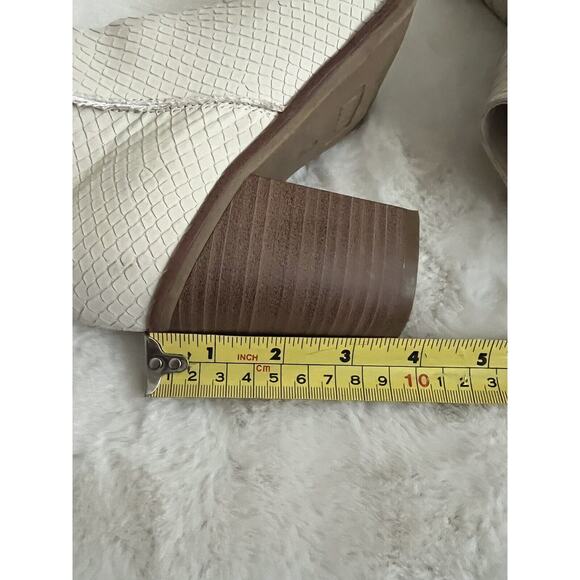 MIA WOMENS Ankle Boots Dusky Size 7.5 Ivory Faux - Picture 11 of 11